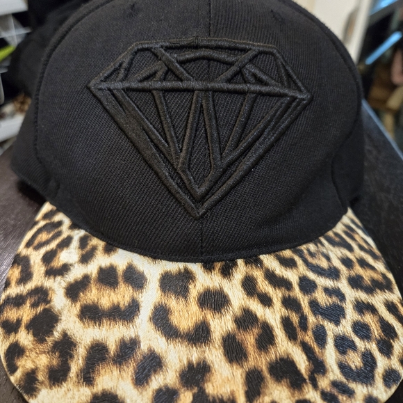 3 for $20☢️Ball cap, Lovers of Hip-hop black leopard  snapback cap, diamond logo - Picture 4 of 7